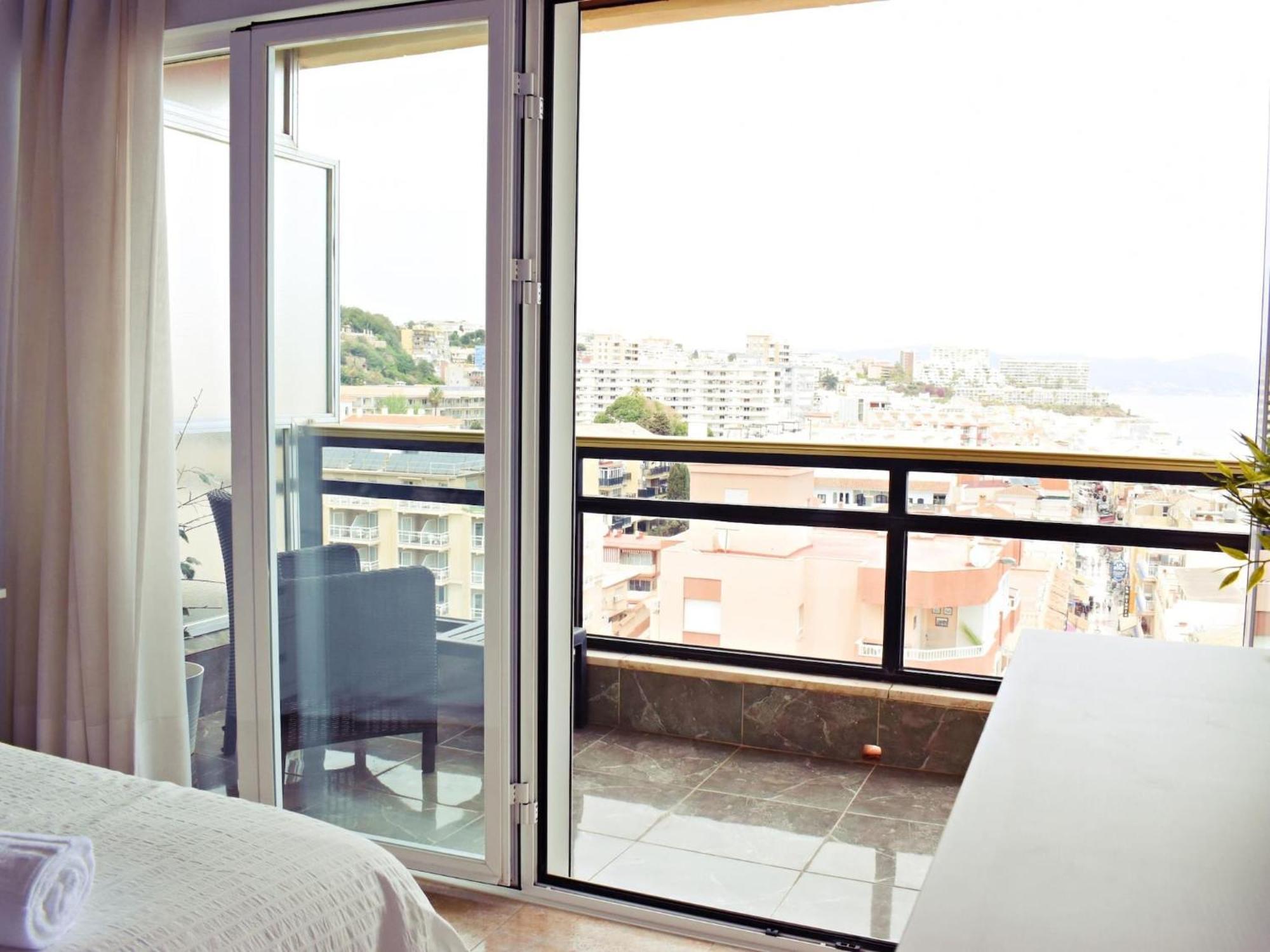 Luminoso Apartamento De 3 Dormitorios A Pie De Playa En טורמולינוס מראה חיצוני תמונה