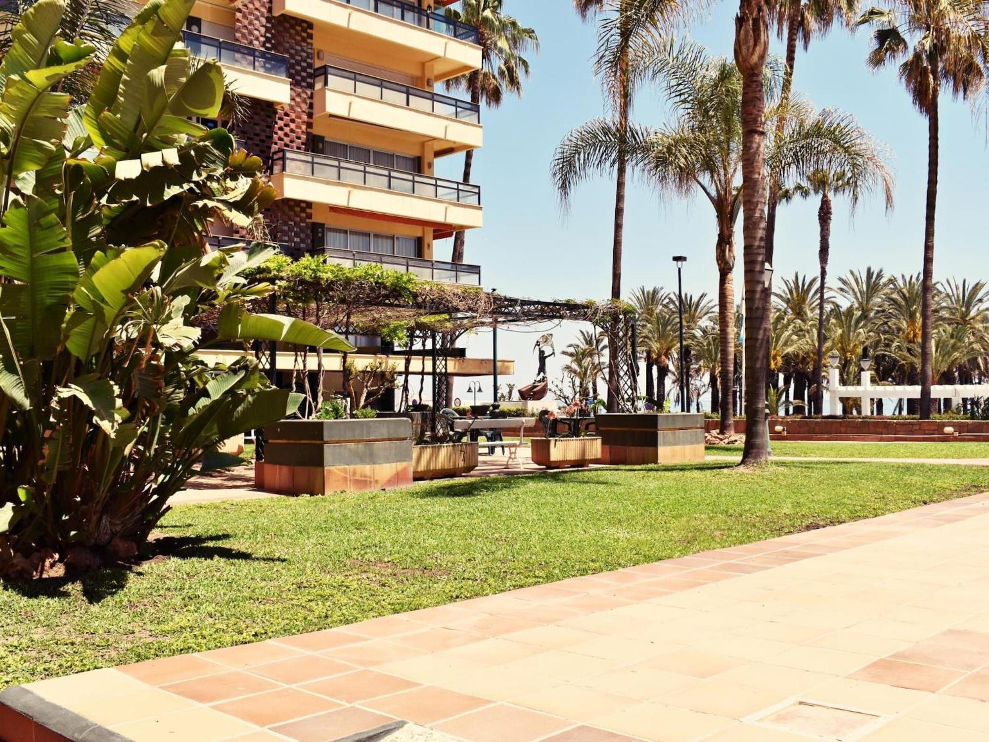 Luminoso Apartamento De 3 Dormitorios A Pie De Playa En טורמולינוס מראה חיצוני תמונה